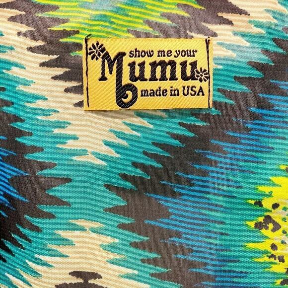 Show me your MuMu green modern print top blouse V neck long loose sleeves Med
C - Picture 4 of 7